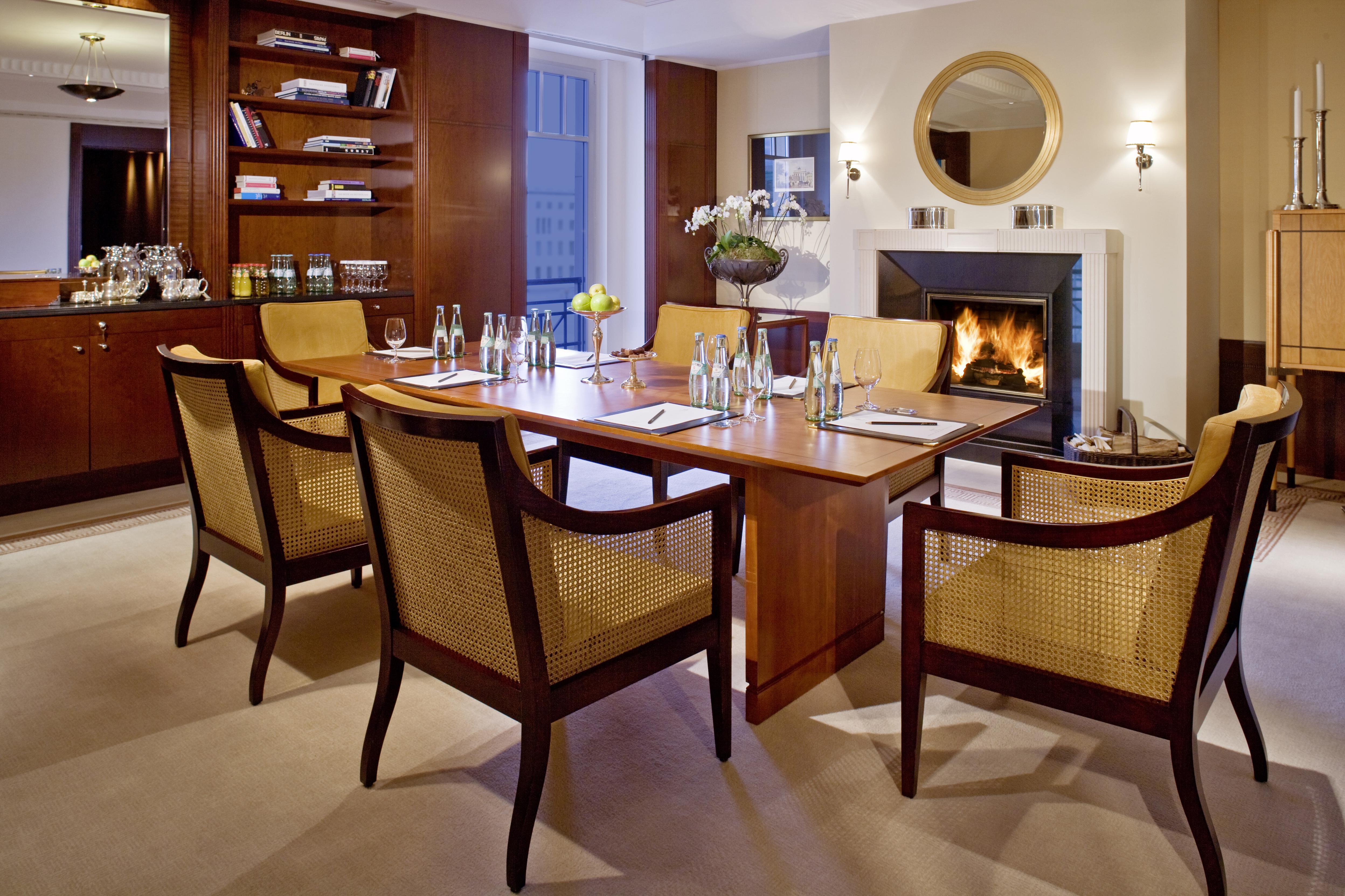 Hotel Adlon Kempinski Berlin Facilities photo The Library at The Albany